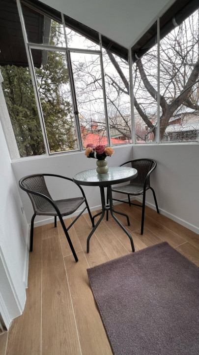 Vanzare apartament 3 camere, boxa garaj Cotroceni 