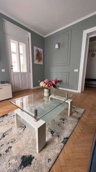 Vanzare apartament 3 camere, boxa garaj Cotroceni 