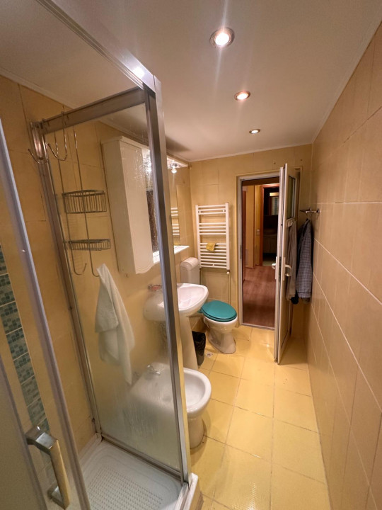 Apartament 3 camere, hol H, centrala proprie, metrou Brancoveanu