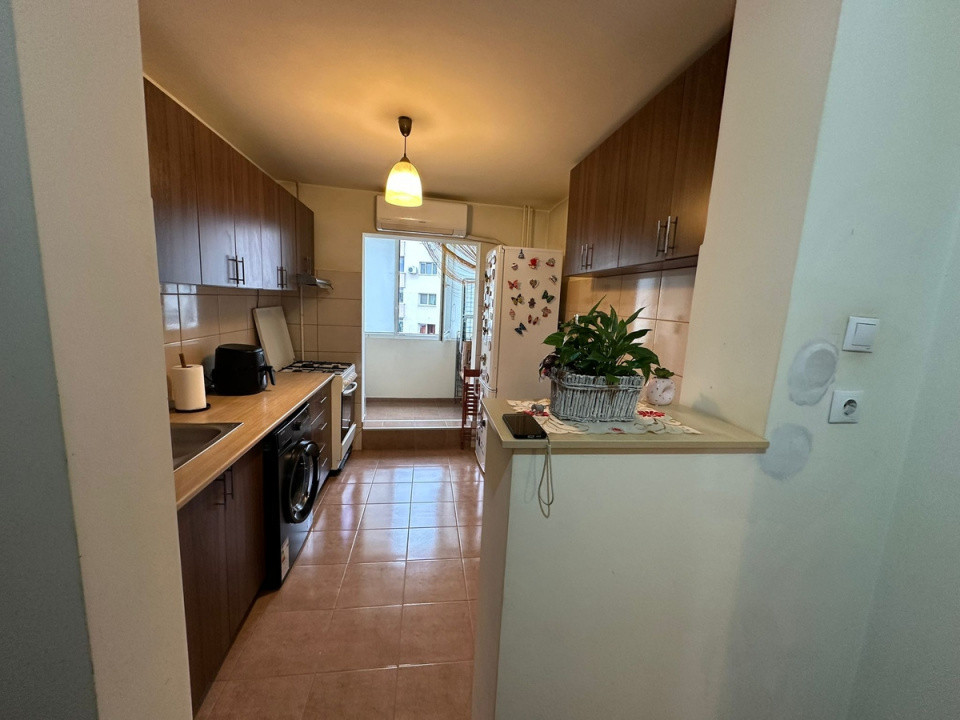 Apartament 3 camere, Dristor