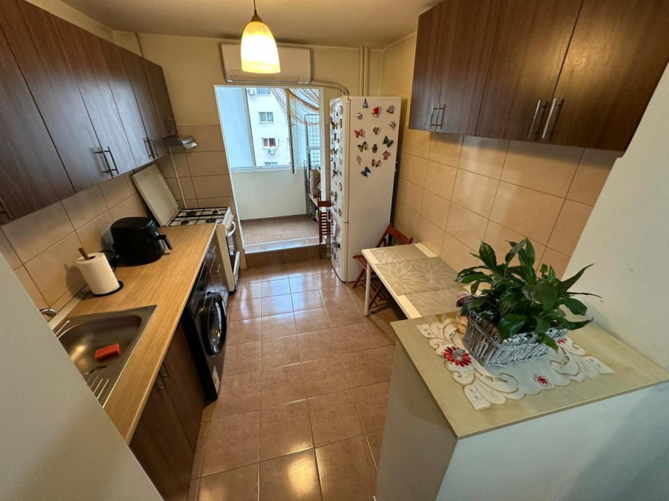 Apartament 3 camere, Dristor