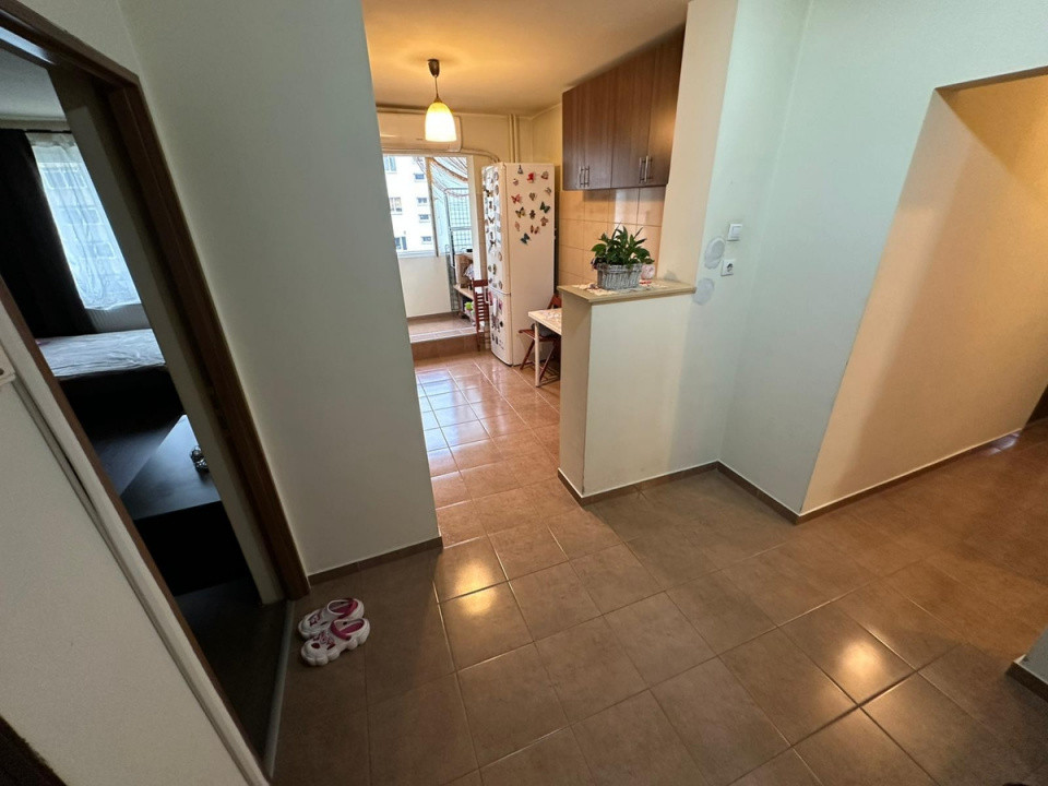 Apartament 3 camere, Dristor