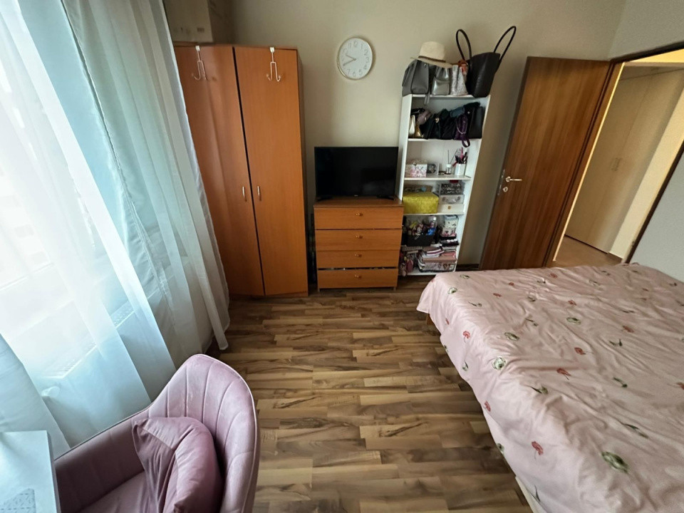 Apartament 3 camere, Dristor