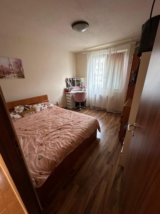 Apartament 3 camere, Dristor