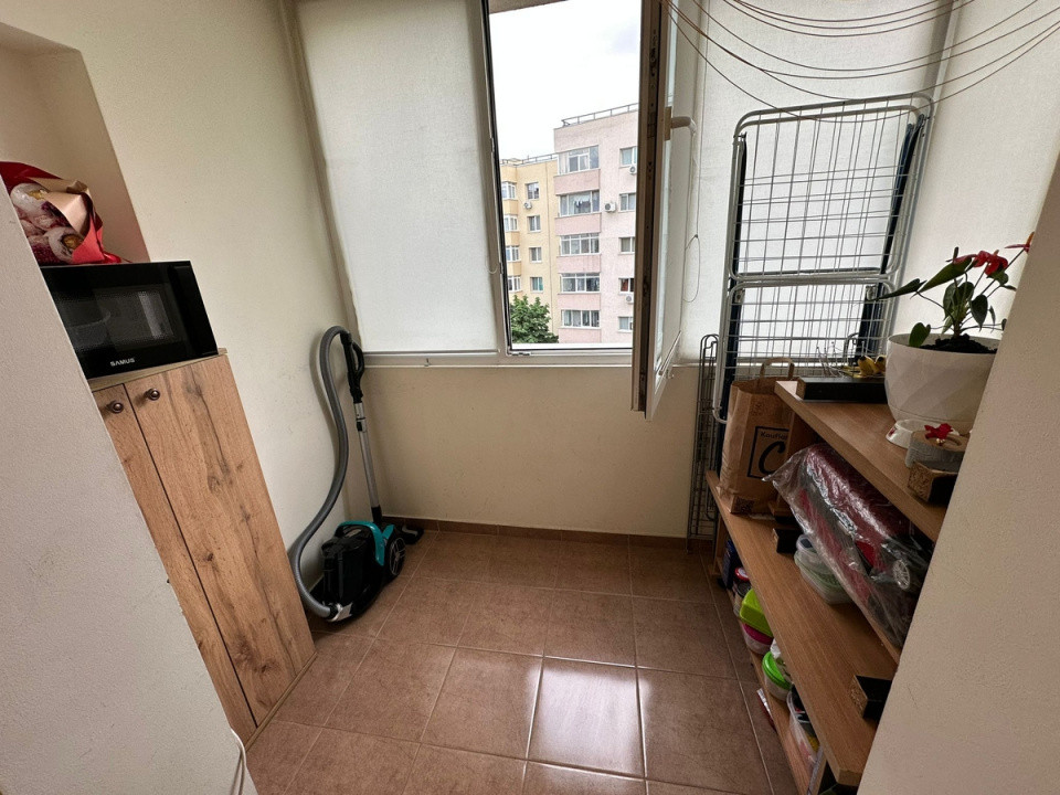 Apartament 3 camere, Dristor