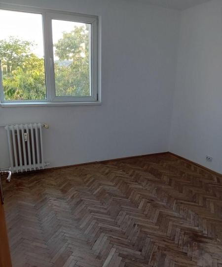 Apartament 4 camere, semidecomandat, Titan
