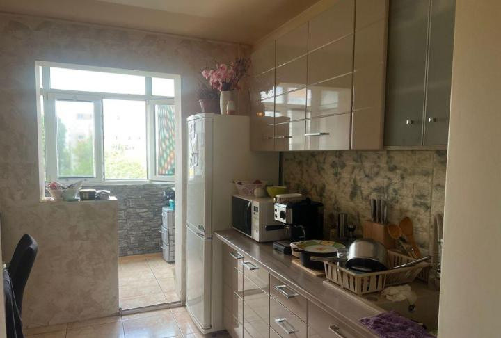 Apartament 3 camere, Rahova