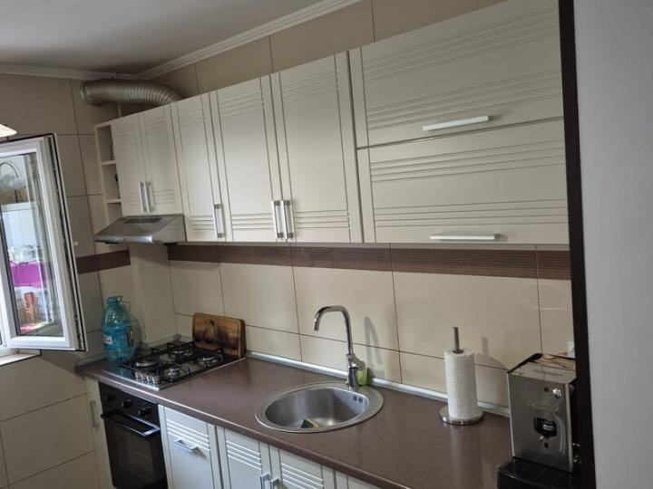 Apartament 3 camere, decomandat,  zona Dumbrava Noua