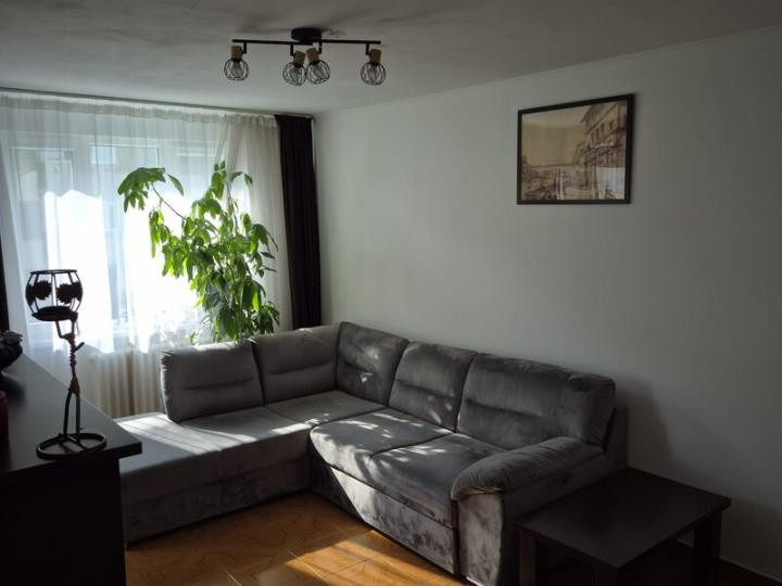 Apartament 3 camere, decomandat,  zona Dumbrava Noua