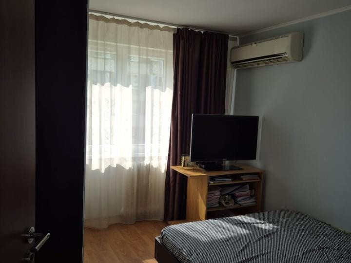 Apartament 3 camere, decomandat,  zona Dumbrava Noua