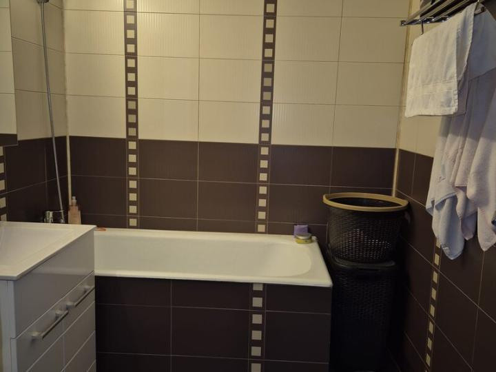 Apartament 3 camere, decomandat,  zona Dumbrava Noua