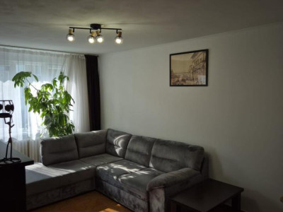 Apartament 3 camere, decomandat,  zona Dumbrava Noua