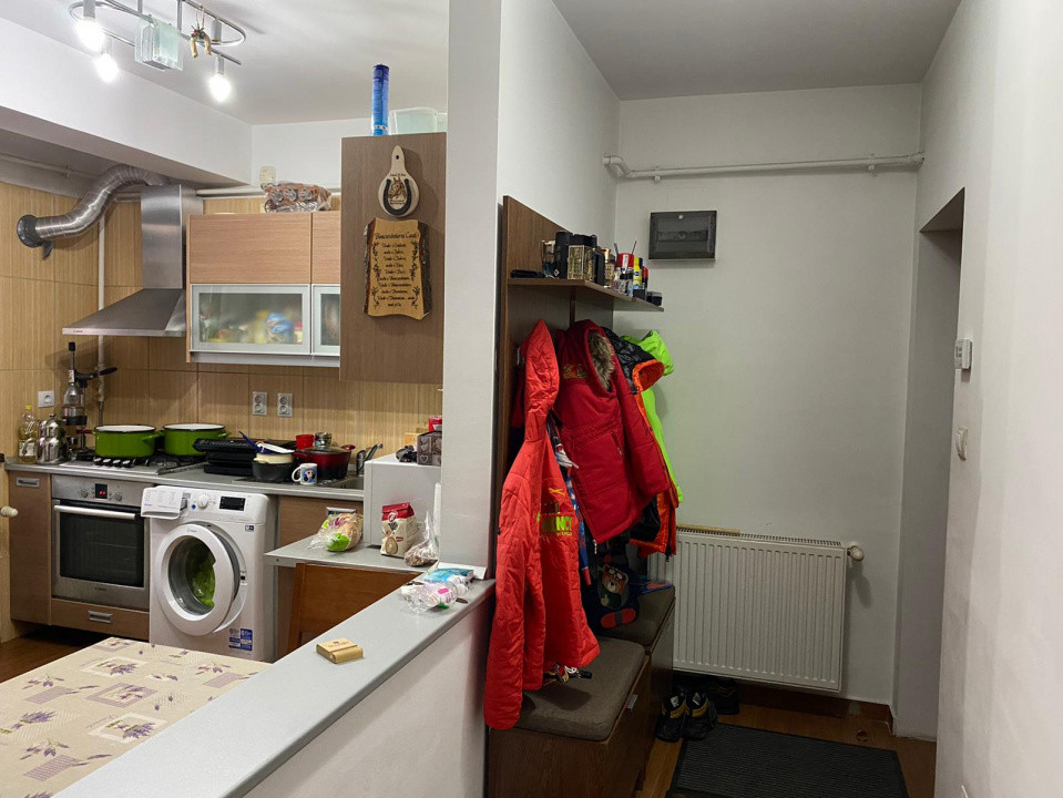 Apartament 3 camere decomandat, adiacent str Moinesti, mobilat si utilat