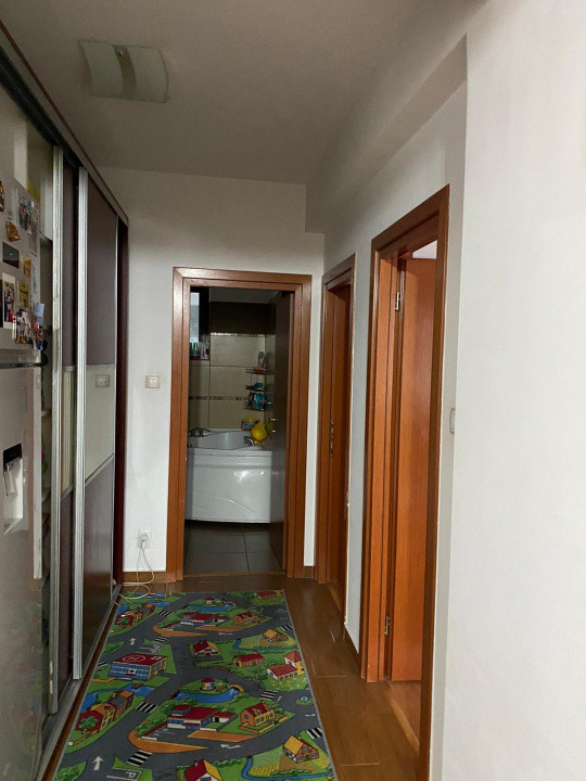 Apartament 3 camere decomandat, adiacent str Moinesti, mobilat si utilat