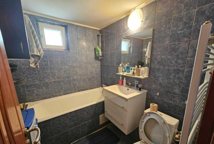 Apartament 3 camere, decomandat, Dristor