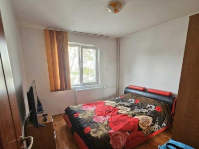 Apartament 3 camere, decomandat, Dristor