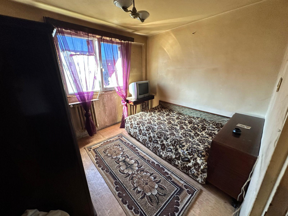 Apartament 2 camere, decomandat, bloc reabilitat – etaj 9/10