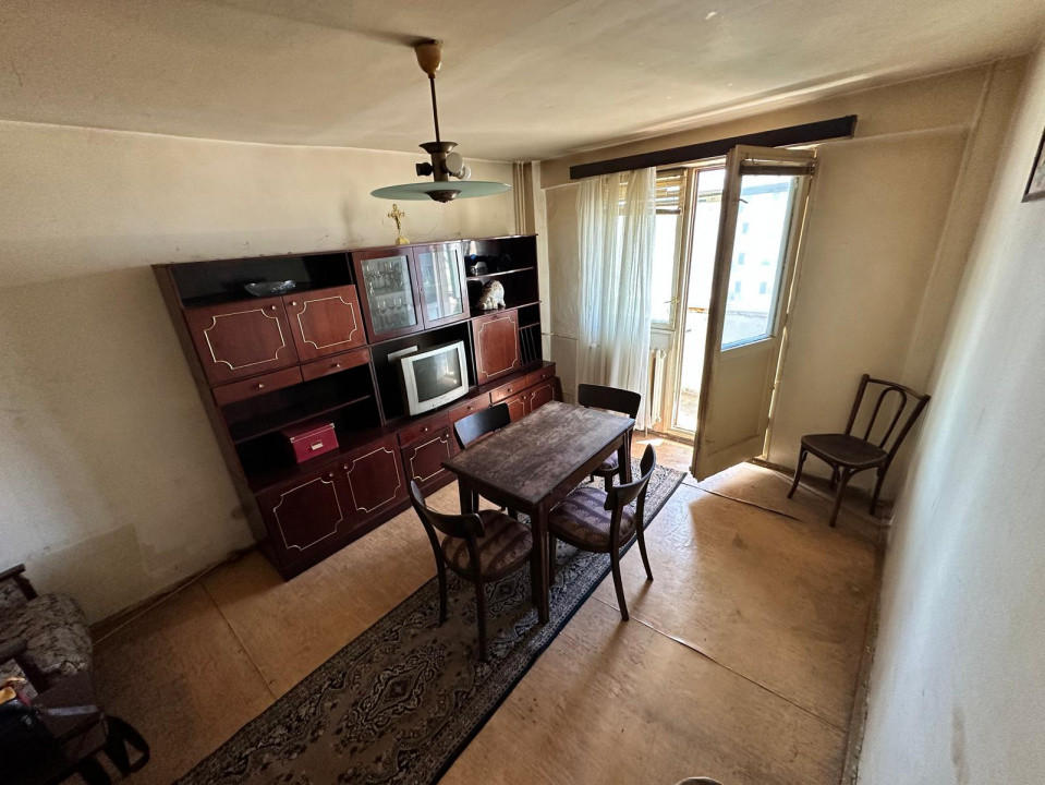 Apartament 2 camere, decomandat, bloc reabilitat – etaj 9/10