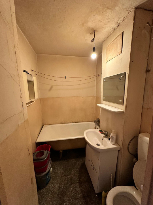 Apartament 2 camere, decomandat, bloc reabilitat – etaj 9/10