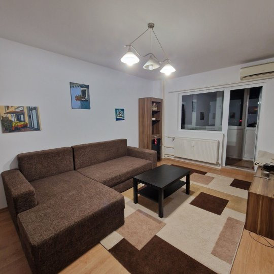 Apartament spațios 2 camere, decomandat, etaj 5 – Arena Națională