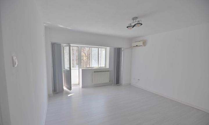 Apartament cu 2 camere pe Bulevardul Decebal 