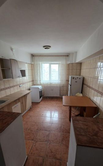 Apartament 3 camere, decomandat, metrou Costin Georgian