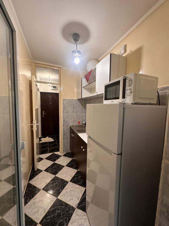 Garsoniera decomandata, zona Tei