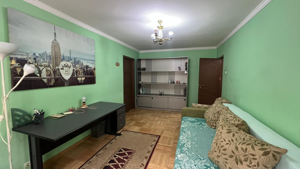 Apartament 3 camere, decomantad, Dristor - Str Racari