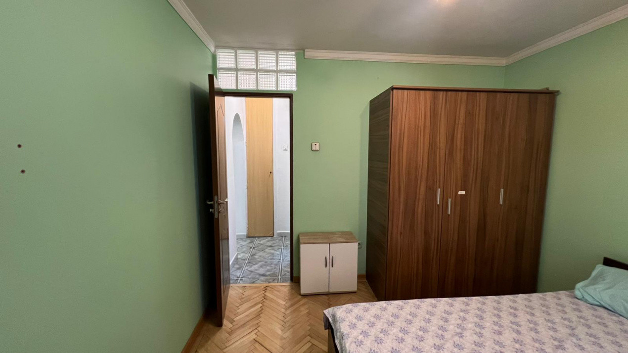 Apartament 3 camere, decomantad, Dristor - Str Racari