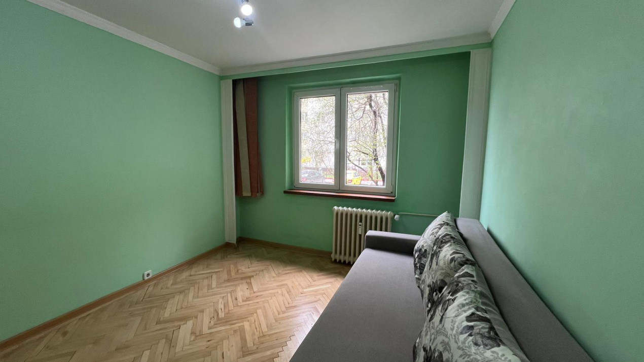 Apartament 3 camere, decomantad, Dristor - Str Racari