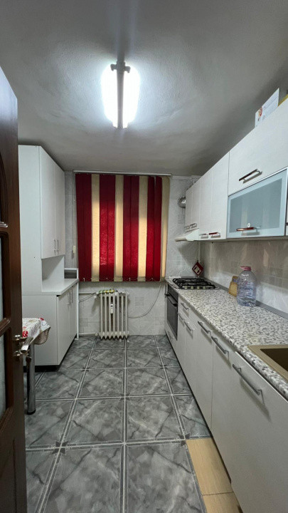 Apartament 3 camere, decomantad, Dristor - Str Racari