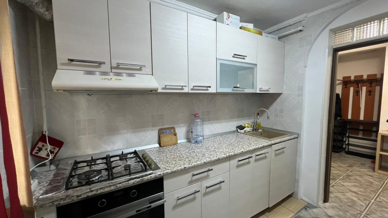 Apartament 3 camere, decomantad, Dristor - Str Racari