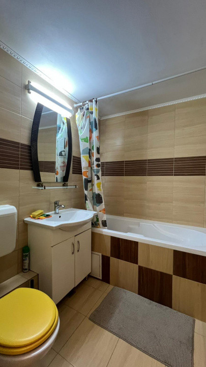 Apartament 3 camere, decomantad, Dristor - Str Racari