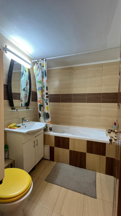 Apartament 3 camere, decomantad, Dristor - Str Racari