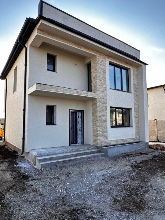 Vila individuală, 4 camere, 3 bai, teren 440 mp, Comuna Berceni
