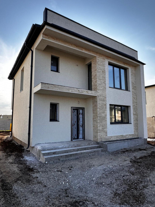 Vila individuală, 4 camere, 3 bai, teren 440 mp, Comuna Berceni
