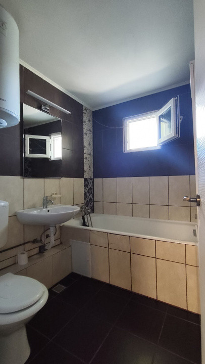 Apartament de vanzare 2 camere transformt in 3, zona linistita