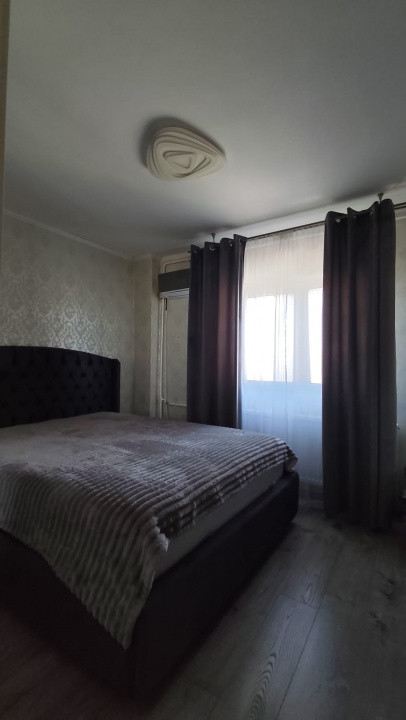 Apartament de vanzare 2 camere transformt in 3, zona linistita