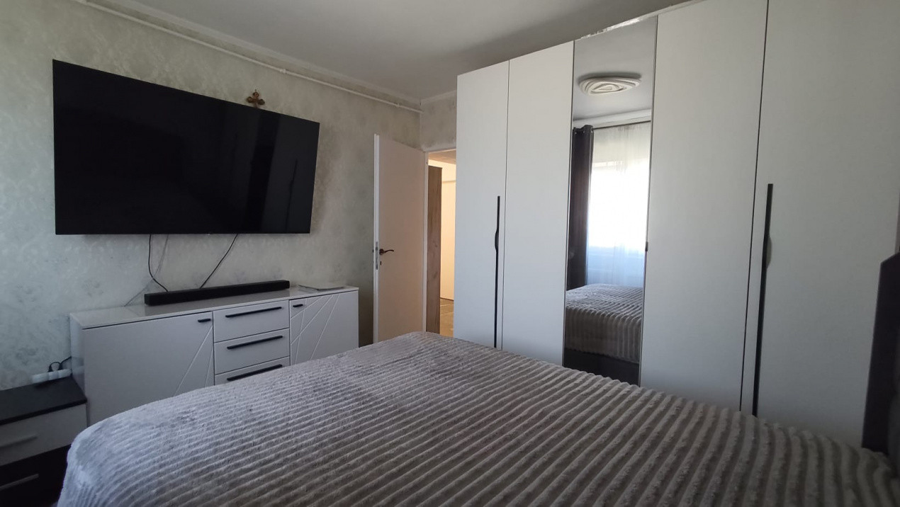 Apartament de vanzare 2 camere transformt in 3, zona linistita