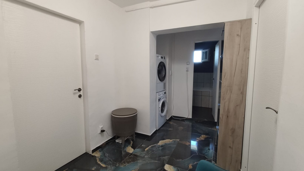 Apartament de vanzare 2 camere transformt in 3, zona linistita