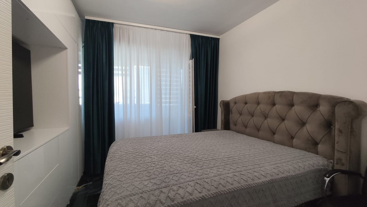 Apartament de vanzare 2 camere transformt in 3, zona linistita