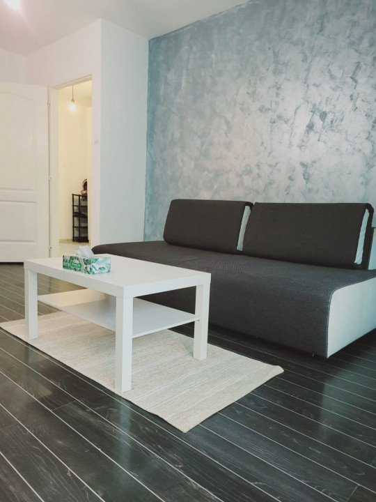 Garsoniera decomandata, etaj 2, Piata Muncii