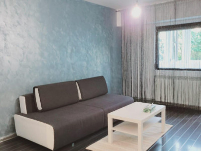 Garsoniera decomandata, etaj 2, Piata Muncii