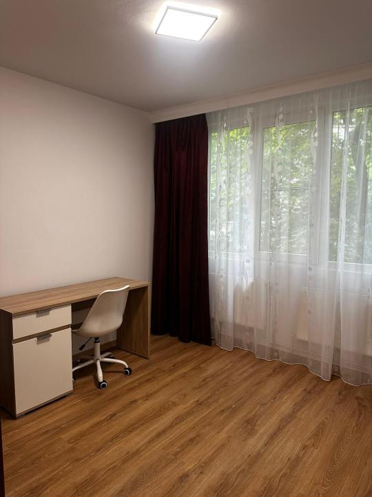 Apartament 3 camere de închiriat – Berceni, strada Almașul Mare, etaj 2/4