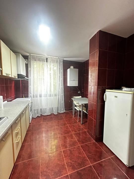 Apartament 3 camere de închiriat – Berceni, strada Almașul Mare, etaj 2/4