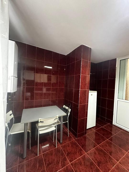Apartament 3 camere de închiriat – Berceni, strada Almașul Mare, etaj 2/4
