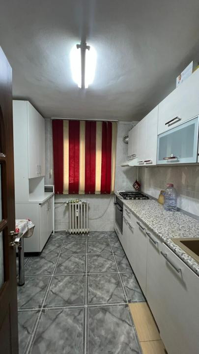 Apartament 3 camere, decomandat, Vitan