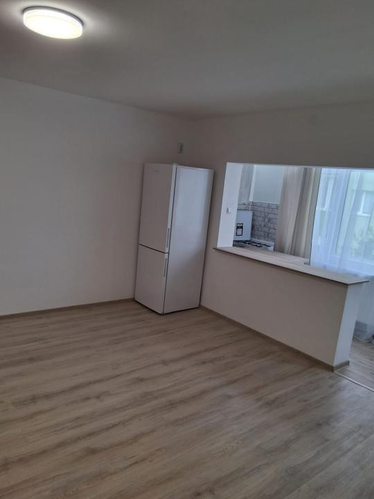Apartament 2 camere, modernizat complet, gata de mutare!