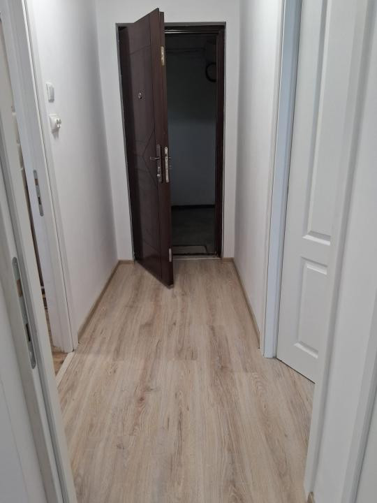 Apartament 2 camere, modernizat complet, gata de mutare!