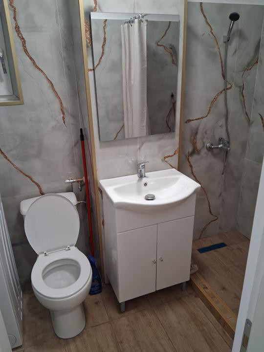 Apartament 2 camere, modernizat complet, gata de mutare!